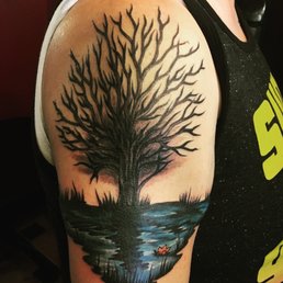 Morpheus covered an old tattoo with this beautiful piece. Thank you for the art.