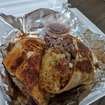 Bussin' Q - Brisket Mac and Cheese burrito - Food Trucks Near Me - San Antonio, Texas Bussin' Q - Brisket Mac and Cheese burrito - Food Trucks Near Me - San Antonio, Texas