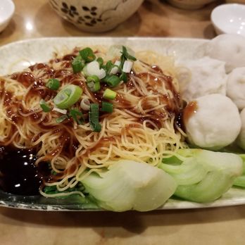 Mike's Noodle House - Garlic and green onion noodles with squid ball and veggies - Cantonese Near Me - Seattle, Washington Mike's Noodle House - Garlic and green onion noodles with squid ball and veggies - Cantonese Near Me - Seattle, Washington