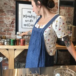 Duross & Langel - Sarah's making candles