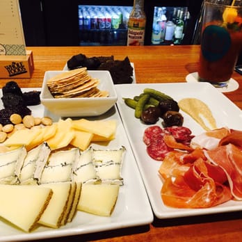 Whole Foods Market - Cheese mongers choice + charcuterie - Organic Stores Near Me - Willowbrook, Illinois Whole Foods Market - Cheese mongers choice + charcuterie - Organic Stores Near Me - Willowbrook, Illinois