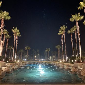 Watertable - Entrance - New American Near Me - Huntington Beach, California