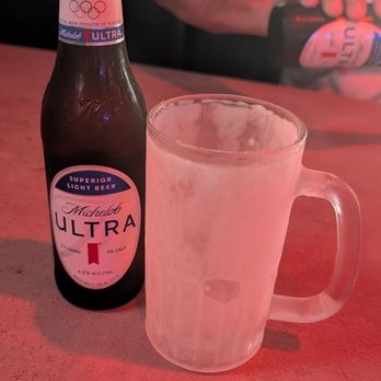Hap and Hooch - Ice cold beer with an ice cold mug! - Dive Bars Near Me - Jupiter, Florida