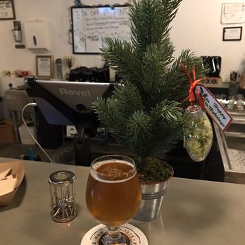 BRŪ Florida Growler Bar - IPA and holiday love - Beer Bar Near Me - Odessa, Florida BRŪ Florida Growler Bar - IPA and holiday love - Beer Bar Near Me - Odessa, Florida