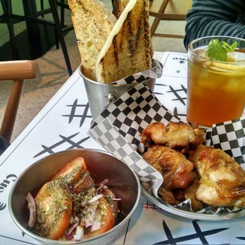 Cucurico - Chicken thighs with tomato salad, grilled bread and iced tea - Chicken Shop Near Me - Lisbon, 11