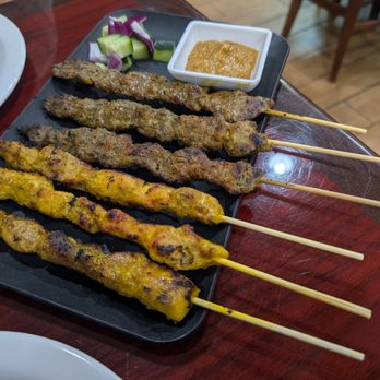 Uncle Chin's Kitchen - Malaysian Combo Satay Set (3 Chicken & 3 Beef) - Malaysian Near Me - Katy, Texas