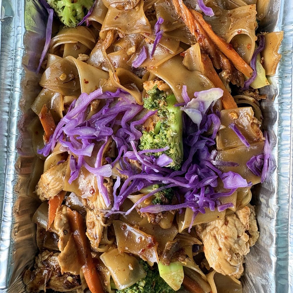 Sushi Thai Alamosa - Pad see ew - Thai Near Me - Alamosa, Colorado Sushi Thai Alamosa - Pad see ew - Thai Near Me - Alamosa, Colorado