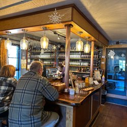 Five Mile Mountain Distillery - Tasting area