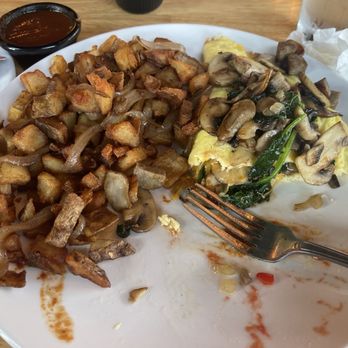 Berliner Beerhall - Bratwurst omelette is fantastic. Potatoes are crisp.  This beer is high quality imports from Germany. My favorite place! - German Near Me - Tacoma, Washington