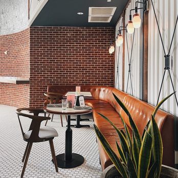 Rhett - Bar area seating - Breakfast & Brunch Near Me - Savannah, Georgia