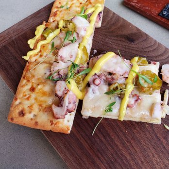 VASO - Mayo flatbread beh - Cocktail Bars Near Me - Dublin, Ohio