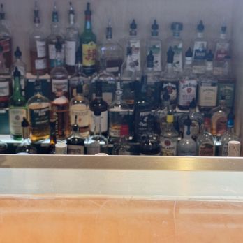 Gators Dockside - Liquor collection - Sandwiches Near Me - Windermere, Florida