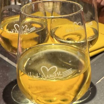 That's Amore - We ordered a bottle of Chardonnay - Italian Near Me - Rome, RM That's Amore - We ordered a bottle of Chardonnay - Italian Near Me - Rome, RM