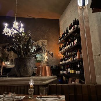 Grá - Gorge and delicious wine variety - Pizza Near Me - Los Angeles, California