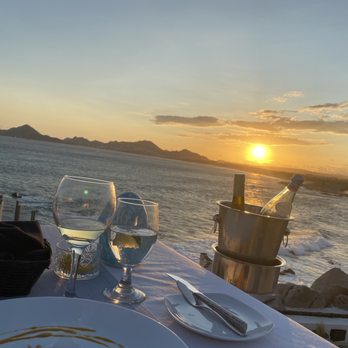 Sunset Monalisa - Mediterranean Near Me - Cabo San Lucas, BCS