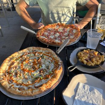New Realm Brewing - BUFFALO CHICKEN PIZZA, MARGHERITA PIZZA, CHEDDAR CRUSTED MAC & CHEESE - Brewpubs Near Me - Charleston, South Carolina New Realm Brewing - BUFFALO CHICKEN PIZZA, MARGHERITA PIZZA, CHEDDAR CRUSTED MAC & CHEESE - Brewpubs Near Me - Charleston, South Carolina