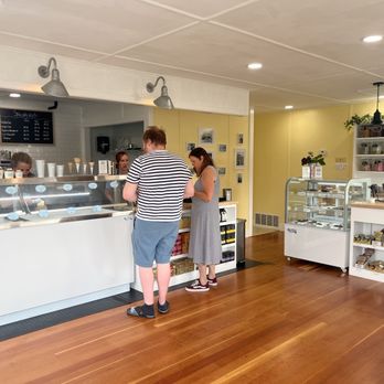 Ziggy’s Sweets and Treats - Atmosphere - Ice Cream & Frozen Yogurt Near Me - Gearhart, Oregon Ziggy’s Sweets and Treats - Atmosphere - Ice Cream & Frozen Yogurt Near Me - Gearhart, Oregon