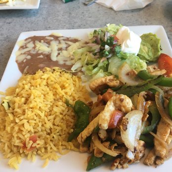 A La Mexicana - Lunch Fajitas (chicken) $7.99 - Mexican Near Me - Raymond, Maine
