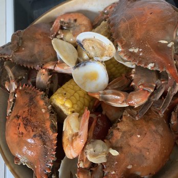 Boil Bay - Blue Crabs, Clams, Shrimp, Corn and potatoes - Seafood Near Me - Colonial Heights, Virginia Boil Bay - Blue Crabs, Clams, Shrimp, Corn and potatoes - Seafood Near Me - Colonial Heights, Virginia