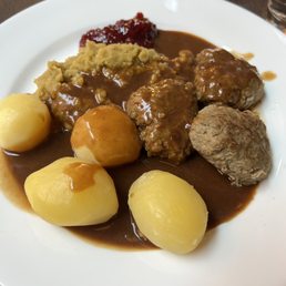 Meatballs, mushy peas, and potatoes Meatballs, mushy peas, and potatoes