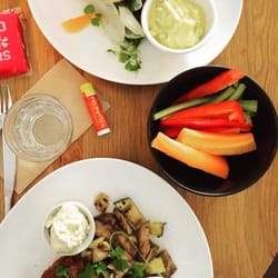 BOB - BioMio Organic Bistro - Falafel salat med virkelig god hummus
