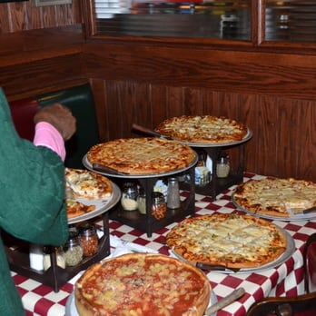 Giordano's - Mmm... Pizza! from BBQ Chicken to Pepperoni and Mushroom to Pinapple and sausage, I LOVED my food!!! :) - Pizza Near Me - St. Charles, Illinois