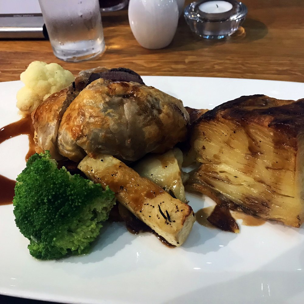 The Fisherman's Retreat - Beef wellington - Bistros Near Me - Ramsbottom, BOL