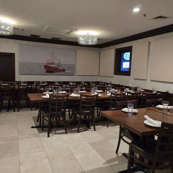 Boston Fish Market - One of the more casual dining rooms - Seafood Markets Near Me - Wheeling, Illinois