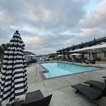 Lakehouse Resort - Adjacent pool - Hotels Near Me - San Marcos, California