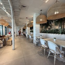 Pura Vida Miami - Inside seating