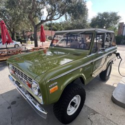 Safety Harbor Mobil Deli - Cool original green Bronco at the Mobil