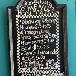 Dottie's Sea Moss Wellness Bar
