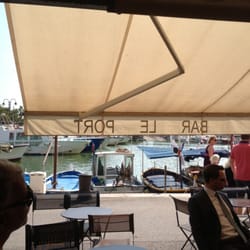 Bar le Port - Vue depuis la terrasse sur le port...