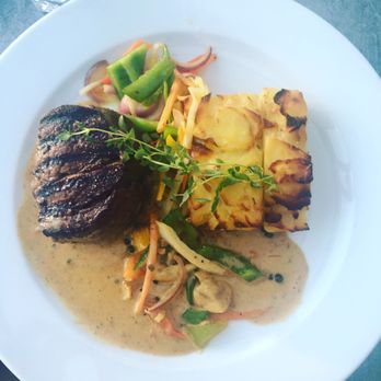 Aqua Dinner & Drinks - Restaurants Near Me - Jönköping, F