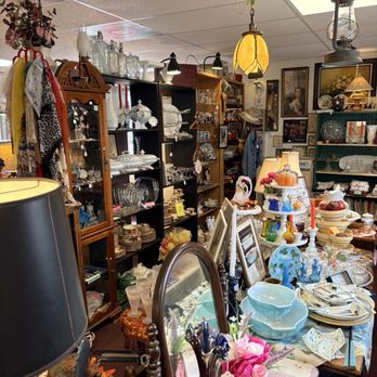 Stone Soup Antiques Gallery - Antiques Near Me - Ballston Spa, New York Stone Soup Antiques Gallery - Antiques Near Me - Ballston Spa, New York