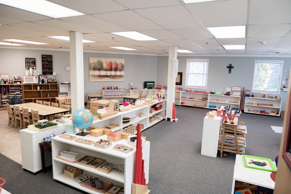 English Oaks Montessori Academy and Childcare - childcare center in White Lake, MI