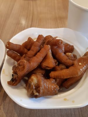 Hey Noodles(Mississauga) by null