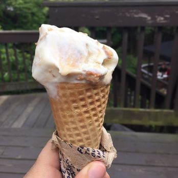 Jeni's Splendid Ice Creams - Gooey butter cake - Ice Cream & Frozen Yogurt Near Me - Chagrin Falls, Ohio Jeni's Splendid Ice Creams - Gooey butter cake - Ice Cream & Frozen Yogurt Near Me - Chagrin Falls, Ohio