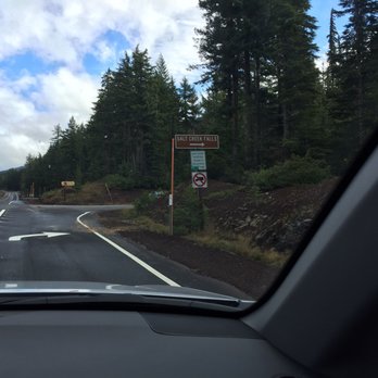 Salt Creek Falls - Entrance from the HWY, clearly marked - Hiking Near Me