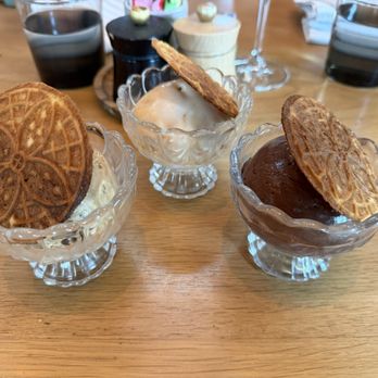 Bear at Stanly Ranch - Espresso, honey comb and chocolate ice cream - New American Near Me - Napa, California