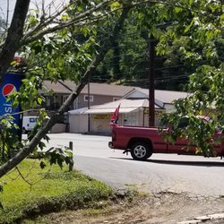 Snappy Lube - Just lost my business. As they allow their employees to fly Confederate flags on the rear of their pick up trucks on company property.