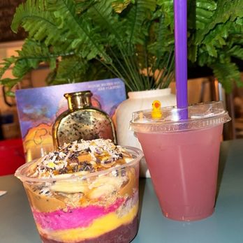 Boochie Kombucha and Wellness Bar - Build your own Açaí bowl and strawberry lemonade - Juice Bars & Smoothies Near Me - Rockford, Michigan Boochie Kombucha and Wellness Bar - Build your own Açaí bowl and strawberry lemonade - Juice Bars & Smoothies Near Me - Rockford, Michigan