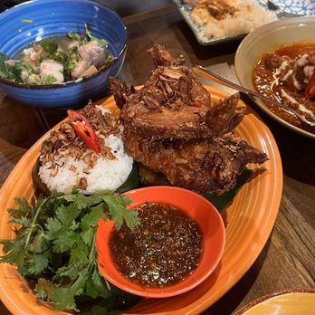 Hungry Thirsty - Thai Near Me - Brooklyn, New York