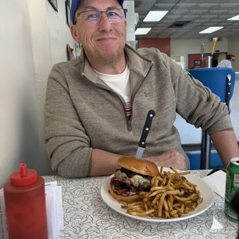 RC’s Lunch Car - BBB - Blackberry, Bacon Blue cheese Burger - Sandwiches Near Me - Saint Joseph, Missouri RC’s Lunch Car - BBB - Blackberry, Bacon Blue cheese Burger - Sandwiches Near Me - Saint Joseph, Missouri