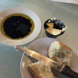 Nico's Little Italy - Bread And oils