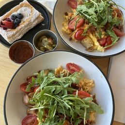Breakfast bowls and puffy pastry Breakfast bowls and puffy pastry