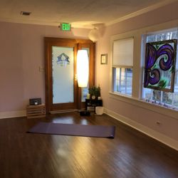 Greenhouse Yoga - Love the space