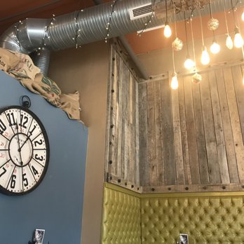 Caffe Social - Decor - American Near Me - Norwalk, Connecticut