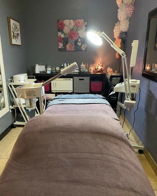 AUBREY BEAUTY SALON - Updated December 2024 - 13 Photos & 13 Reviews