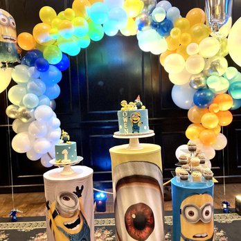 Cakes by Frosted - The centerpiece - Desserts Near Me - Edmonds, Washington Cakes by Frosted - The centerpiece - Desserts Near Me - Edmonds, Washington